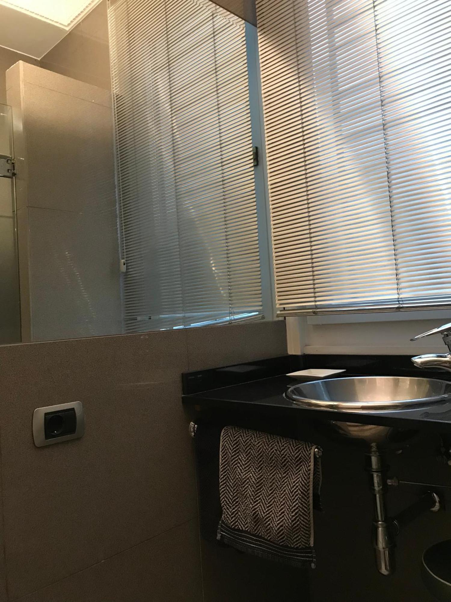 Habitacion Grande Y Confortable Con Bano Privado Junto A Guggenheim ビルバオ エクステリア 写真